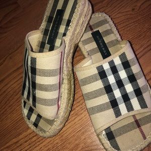 Burberry little girl sandals